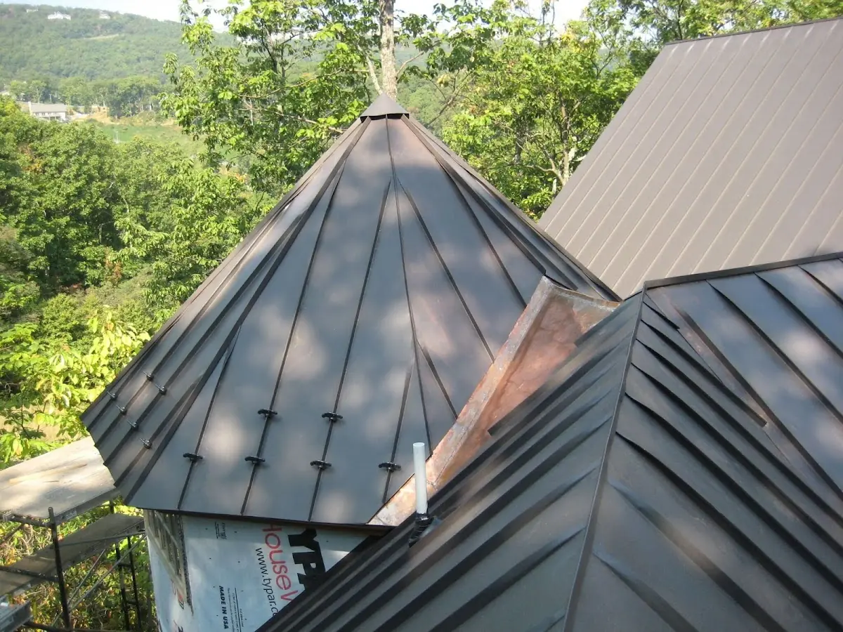 Professional Gutter Cleaning by Craftsman Roofing in La Belle Fontane Estates